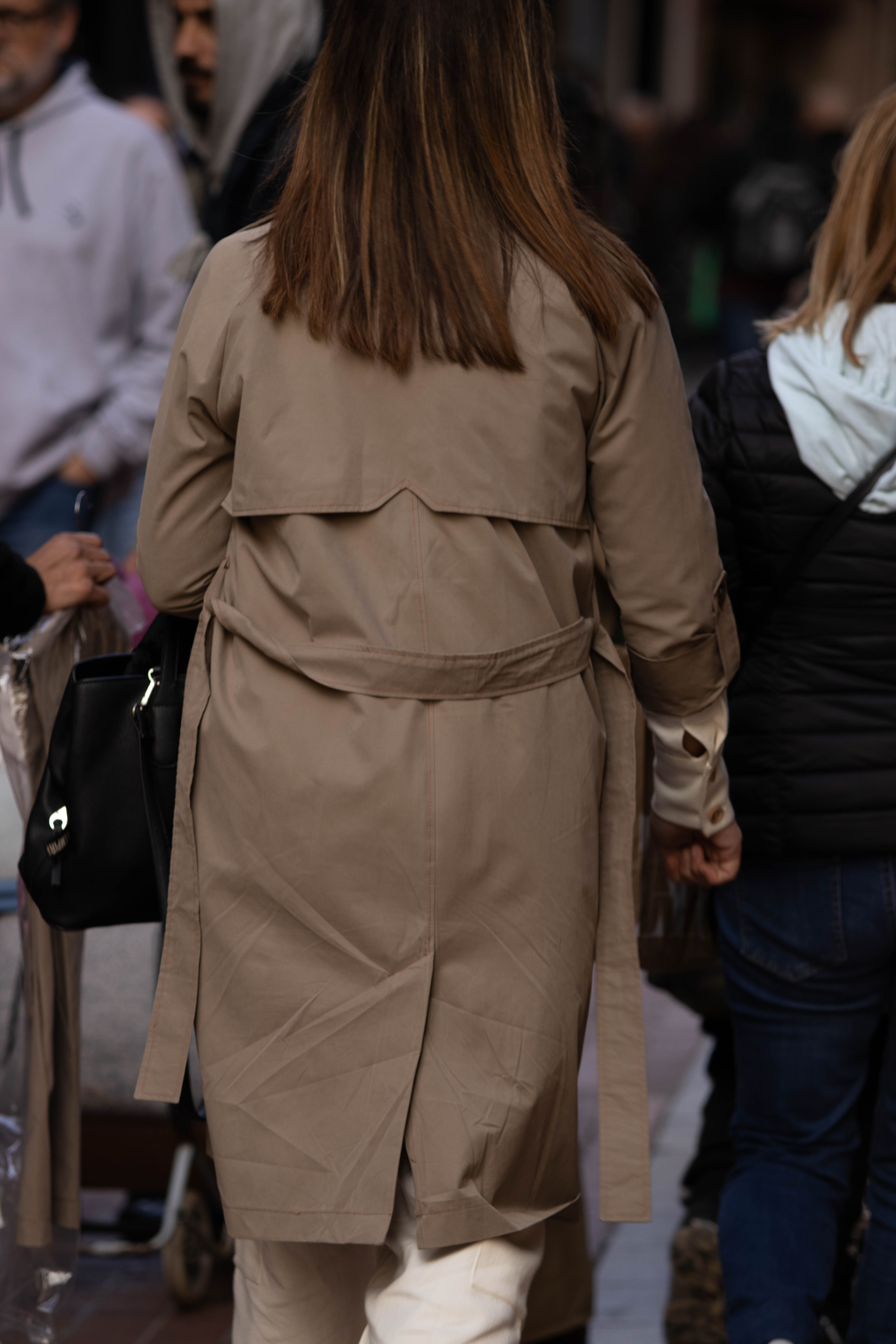 IMG_1671 Parte de atrás de la Gabardina - Trench de tejido de algodón Susan Parket Clarke certificado con OEKO-TEX ® sostenible. Cristina Ferrer Atelier ®